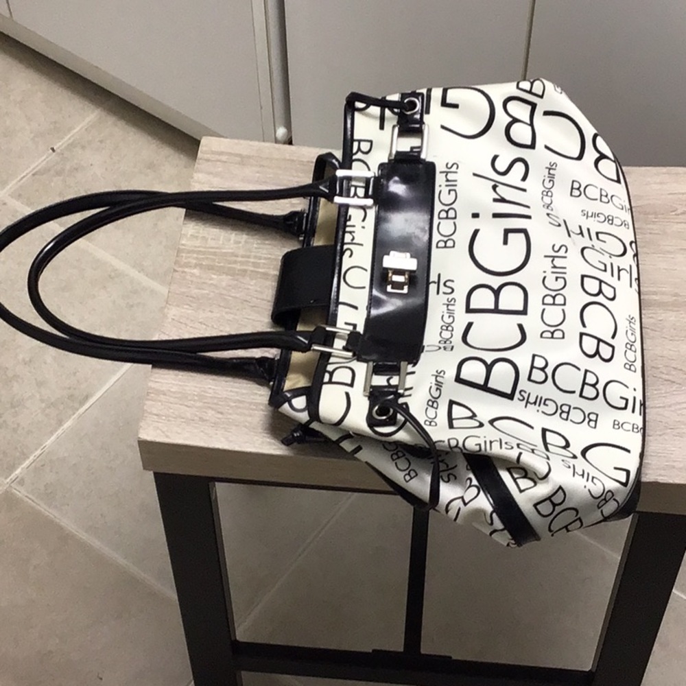 BCBGIRLS HANDBAG WITH POUCH - Picture 8 of 8
